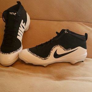 NIKE Baseball Cleats
